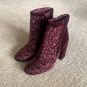 Jessica Simpson velvet boots size 6
